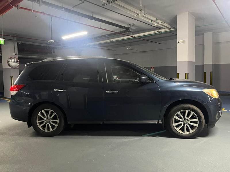 2014 Nissan Pathfinder SV thumbnail 8