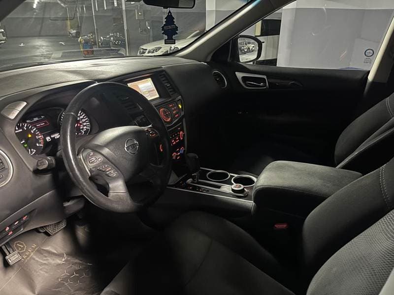 2014 Nissan Pathfinder SV thumbnail 6