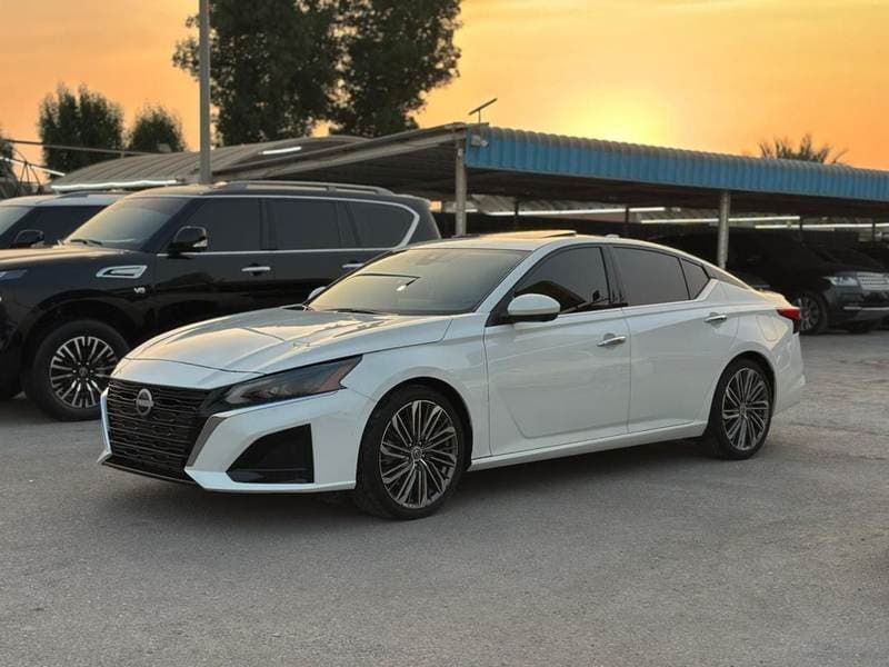 2024 Nissan Altima SL thumbnail 3