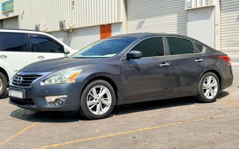 2013 Nissan Altima SV thumbnail 4