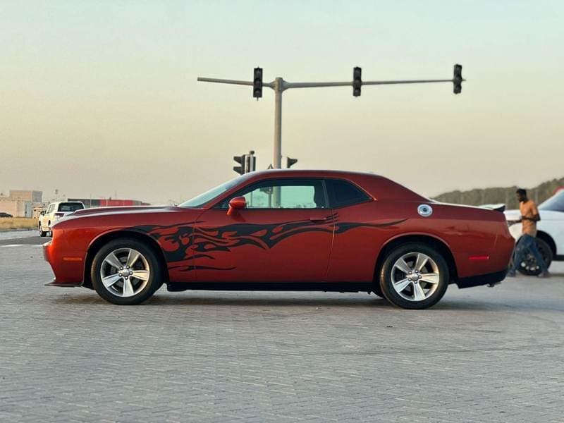 2020 Dodge Challenger SXT thumbnail 6