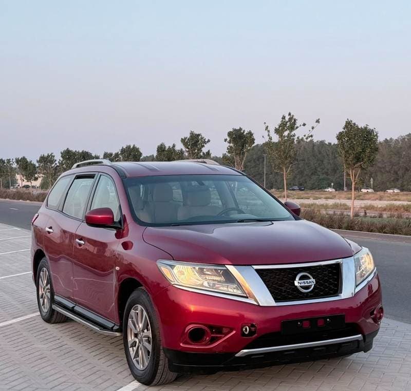 2016 Nissan Pathfinder SV thumbnail 4