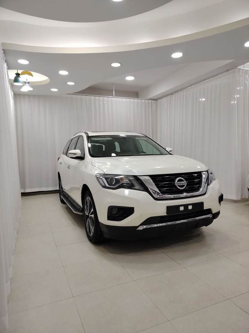 2018 Nissan Pathfinder SV thumbnail 3