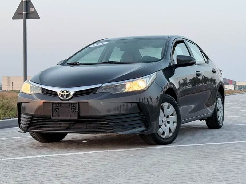 2017 Toyota Corolla XLI thumbnail 4