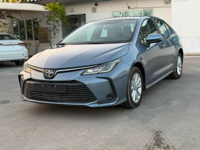 2025 Toyota Corolla XLI thumbnail 2