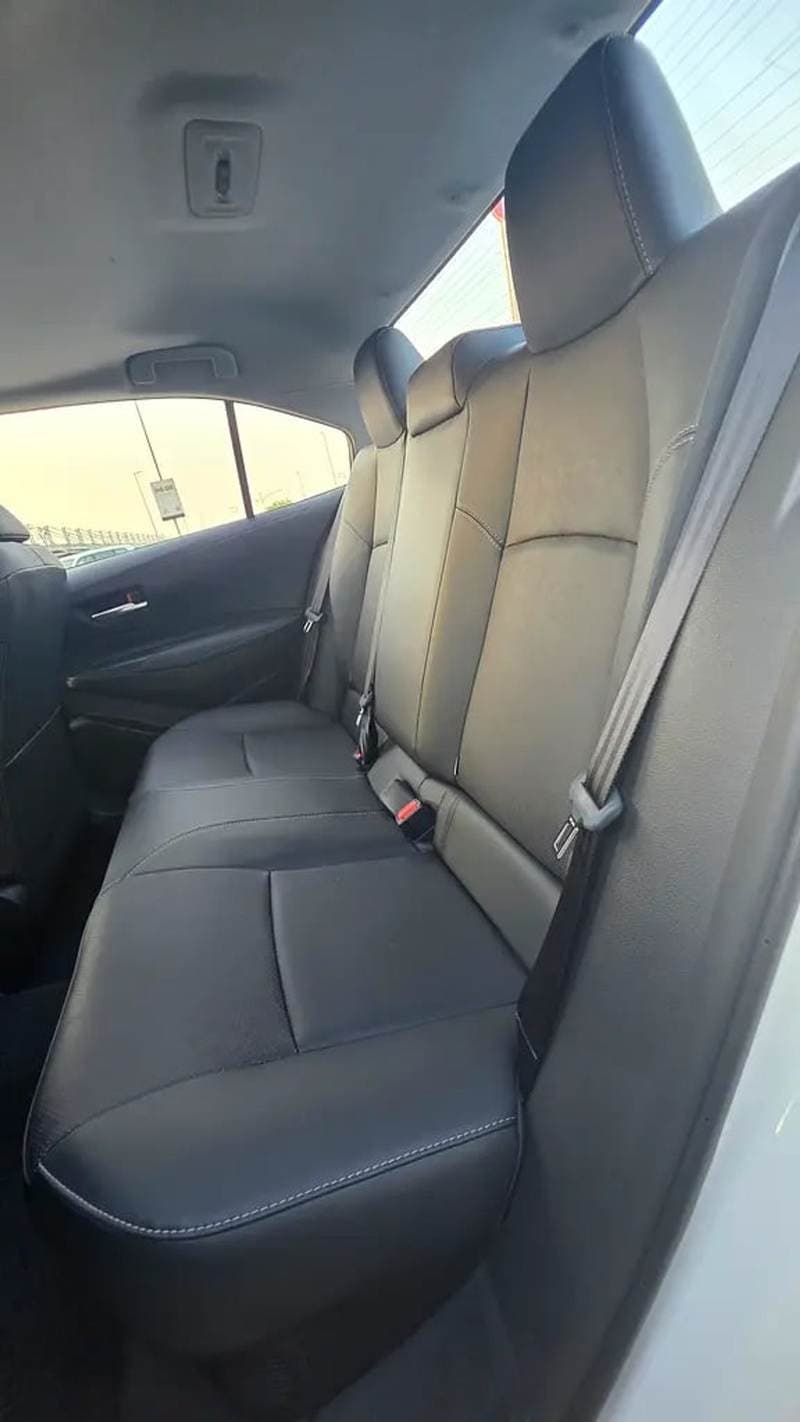 2025 Toyota Corolla XLI EXECUTIVE HEV thumbnail 5