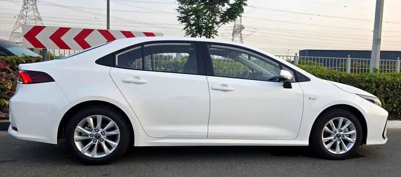 2025 Toyota Corolla XLI EXECUTIVE HEV thumbnail 3