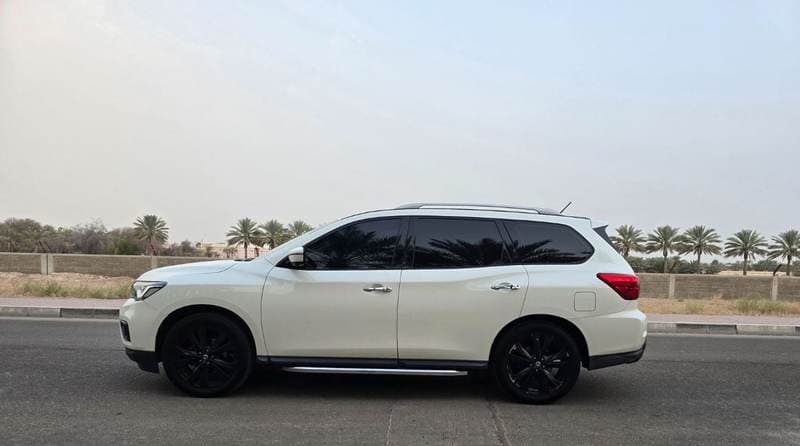 2020 Nissan Pathfinder SL thumbnail 7
