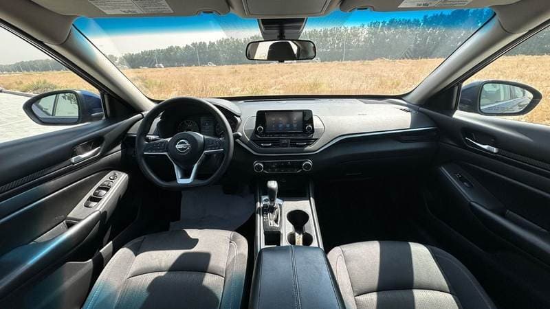 2022 Nissan Altima SV thumbnail 3