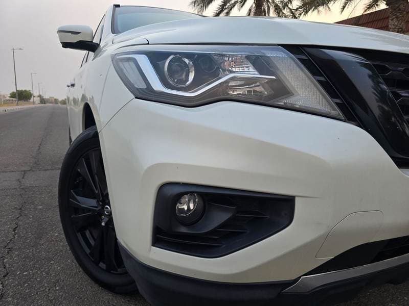 2020 Nissan Pathfinder SL thumbnail 4