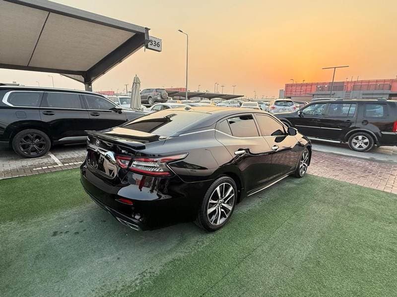 2019 Nissan Maxima SL thumbnail 6