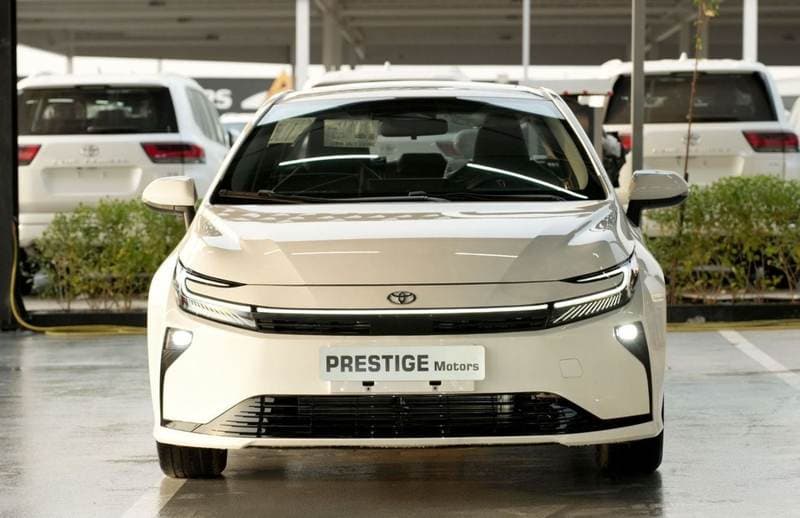 2026 Toyota Corolla XLI HEV thumbnail 3