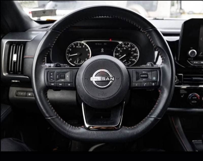 2023 Nissan Pathfinder SL thumbnail 5
