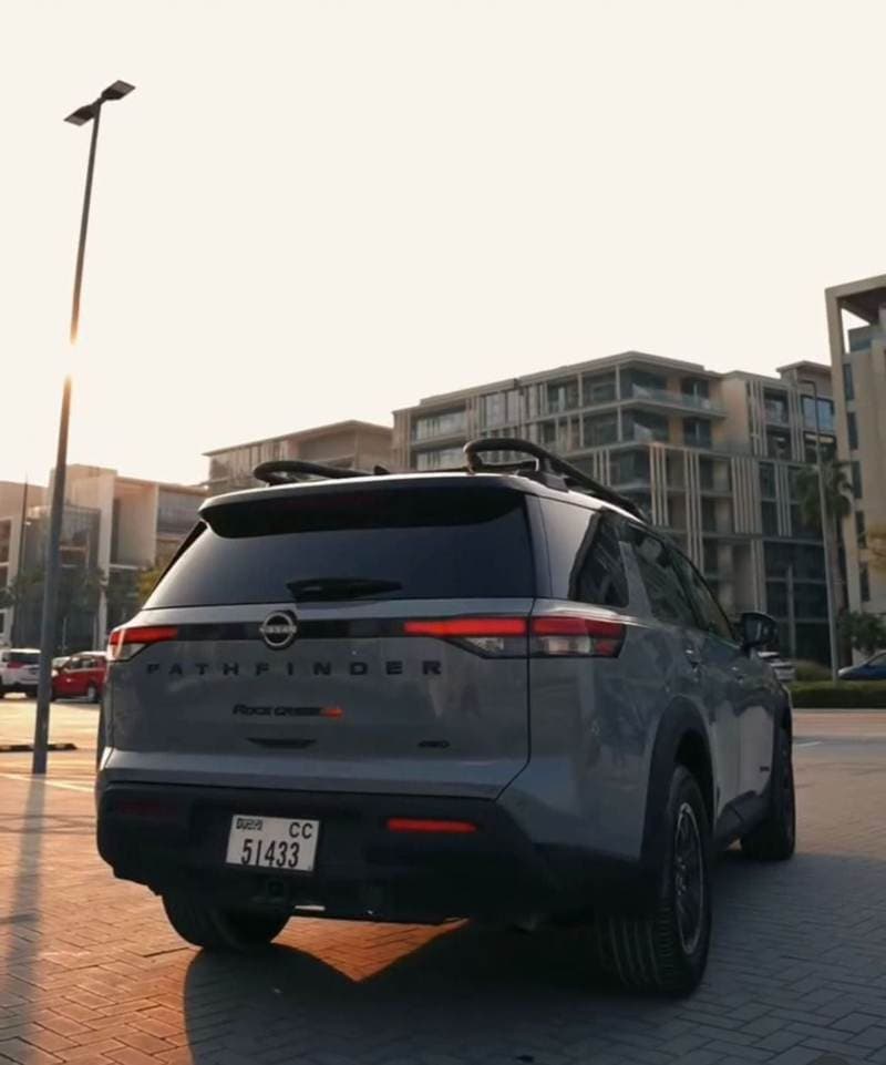 2023 Nissan Pathfinder SL thumbnail 8
