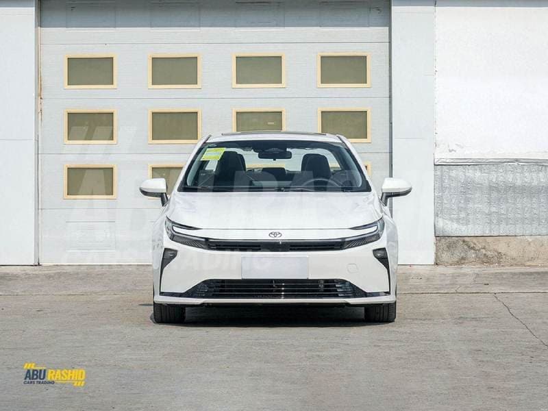 2026 Toyota Corolla XLI HEV thumbnail 3