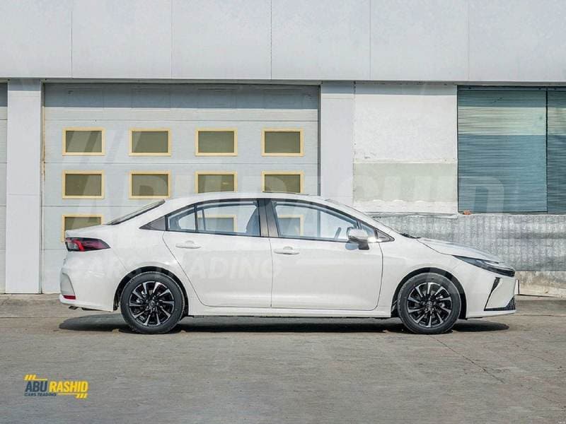 2026 Toyota Corolla XLI HEV thumbnail 3