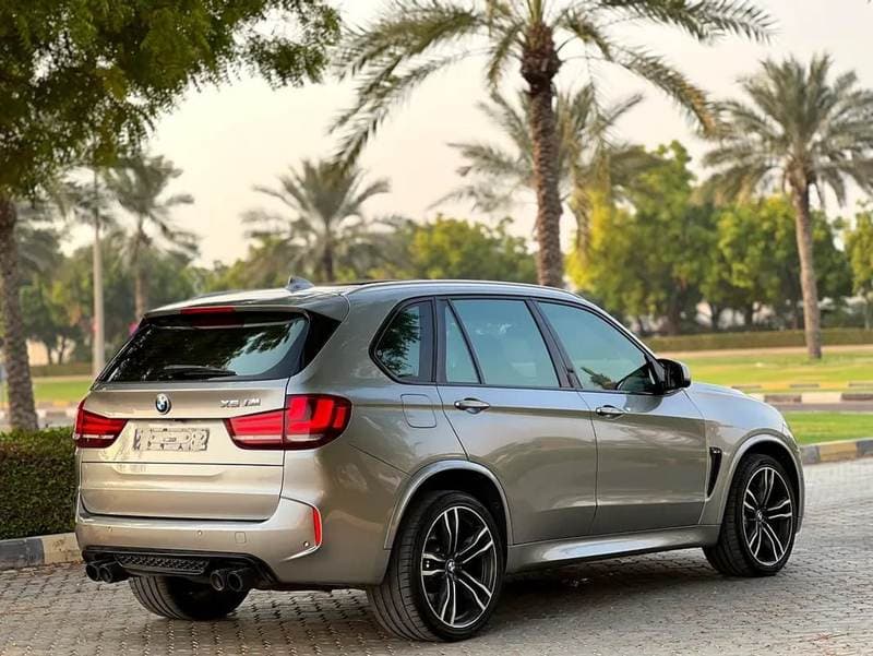 2015 BMW X5 50i M SPORT thumbnail 4