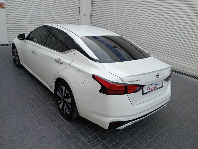 2020 Nissan Altima SV thumbnail 3
