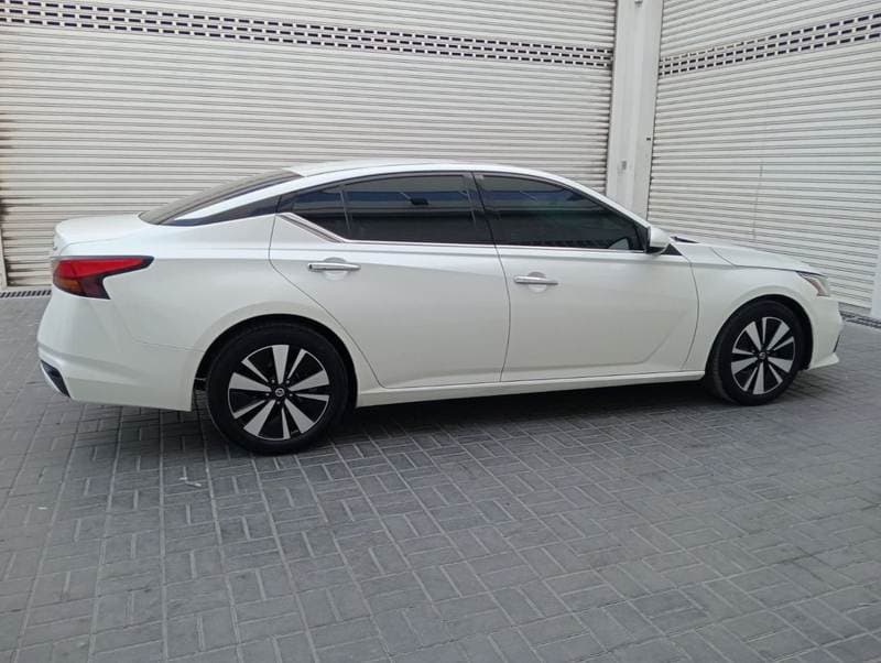 2020 Nissan Altima SV thumbnail 5