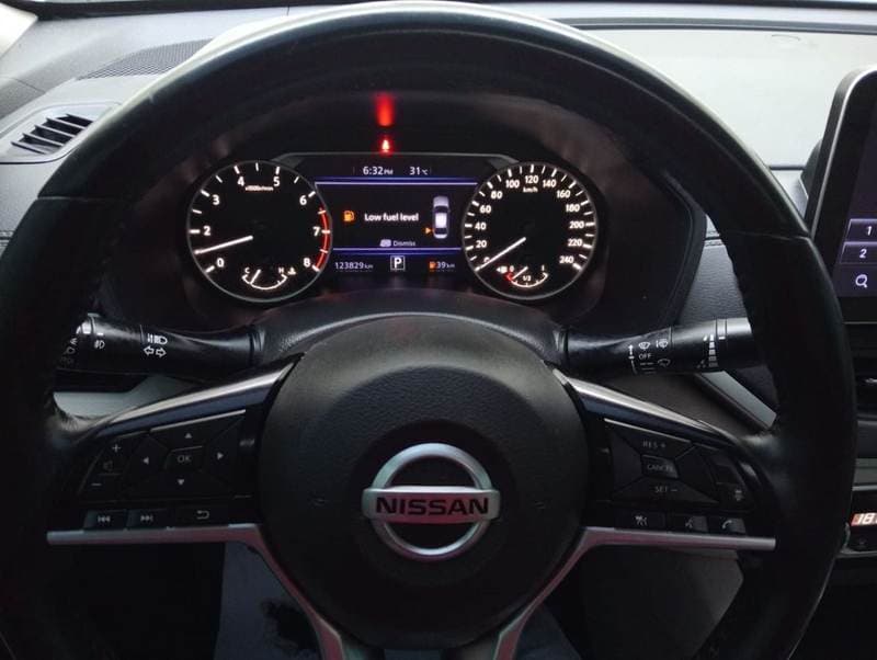 2020 Nissan Altima SV thumbnail 7