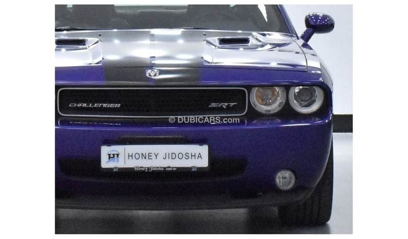 2010 Dodge Challenger SRT8 thumbnail 4