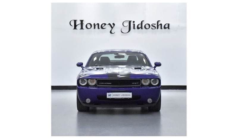 2010 Dodge Challenger SRT8 thumbnail 2