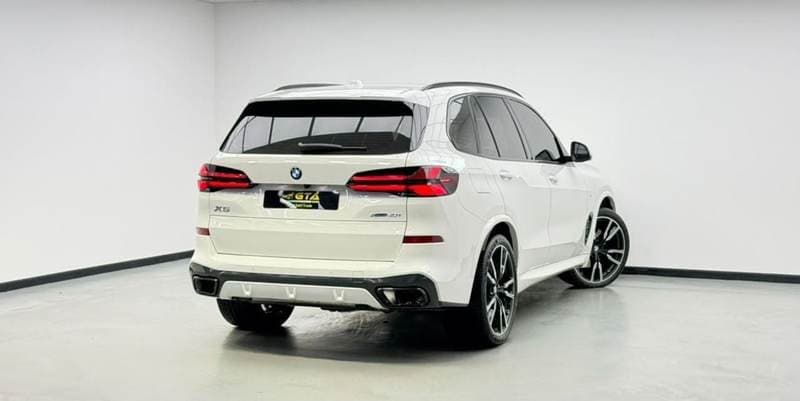 2026 BMW X5 40i M SPORT thumbnail 4
