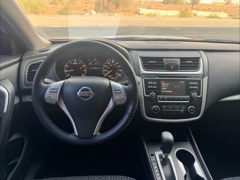 2016 Nissan Altima SV thumbnail 7