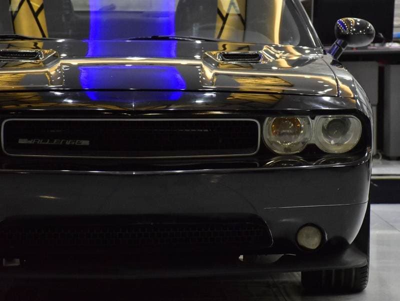 2012 Dodge Challenger SRT8 thumbnail 4