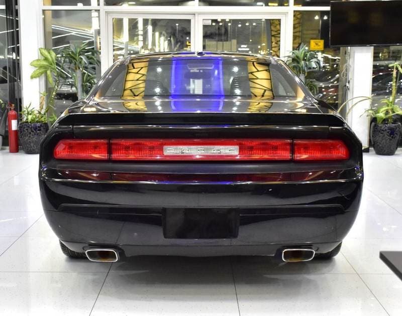 2012 Dodge Challenger SRT8 thumbnail 5