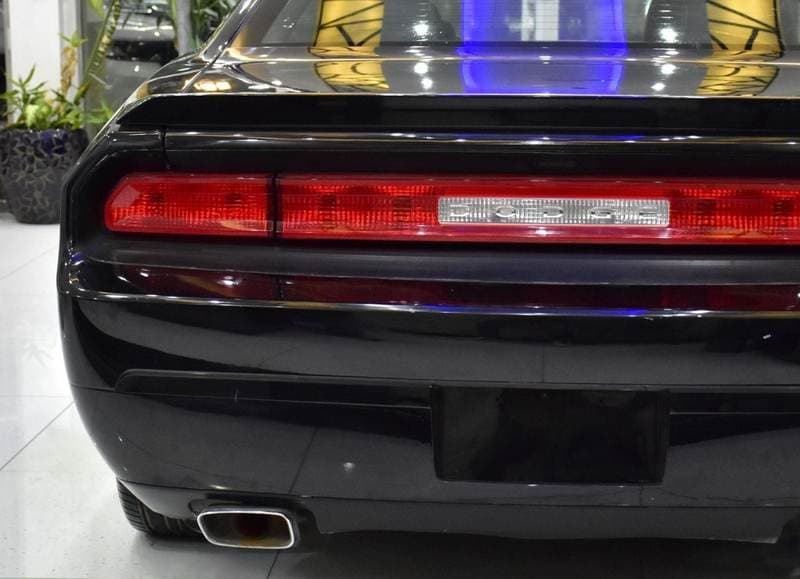 2012 Dodge Challenger SRT8 thumbnail 8