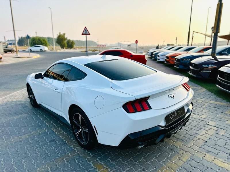 2024 Ford Mustang STANDARD thumbnail 7