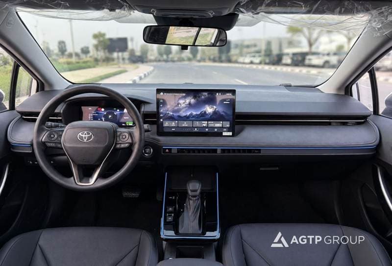 2026 Toyota Corolla XLI HEV thumbnail 8
