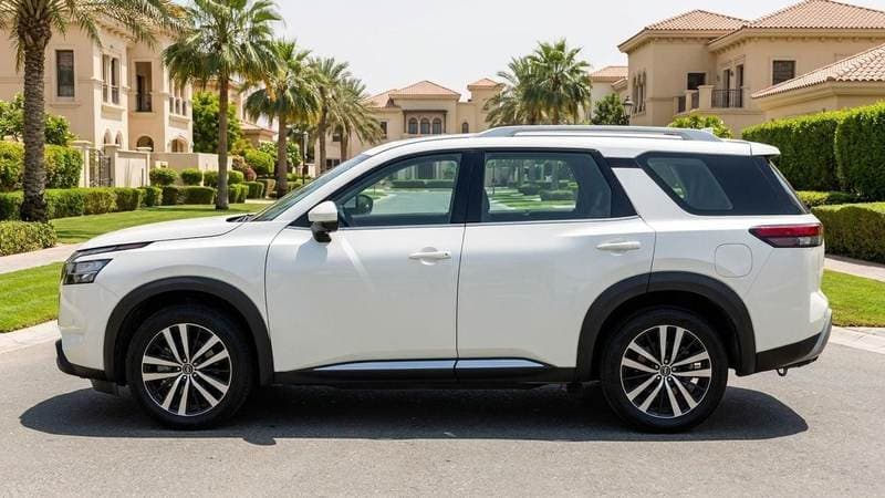 2024 Nissan Pathfinder SL thumbnail 5