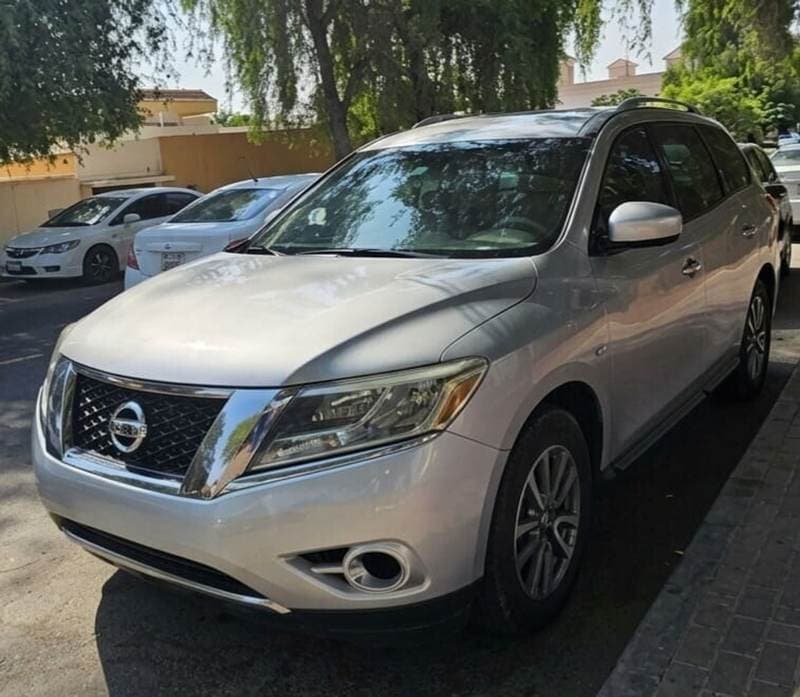 2014 Nissan Pathfinder SV thumbnail 5