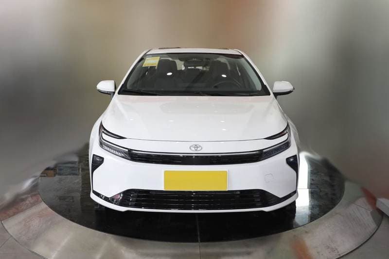 2025 Toyota Corolla XLI EXECUTIVE HEV thumbnail 2