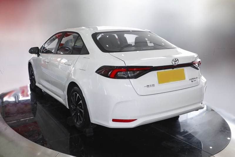 2025 Toyota Corolla XLI EXECUTIVE HEV thumbnail 4