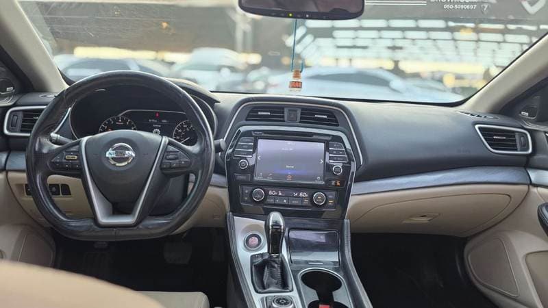 2017 Nissan Maxima SL thumbnail 8