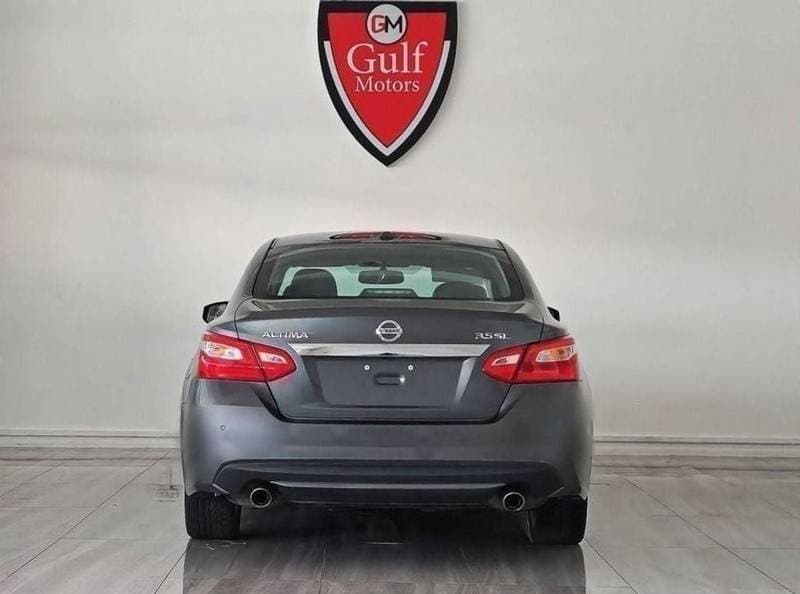 2017 Nissan Altima SL thumbnail 5