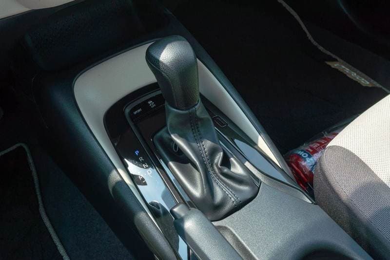 2025 Toyota Corolla XLI thumbnail 8
