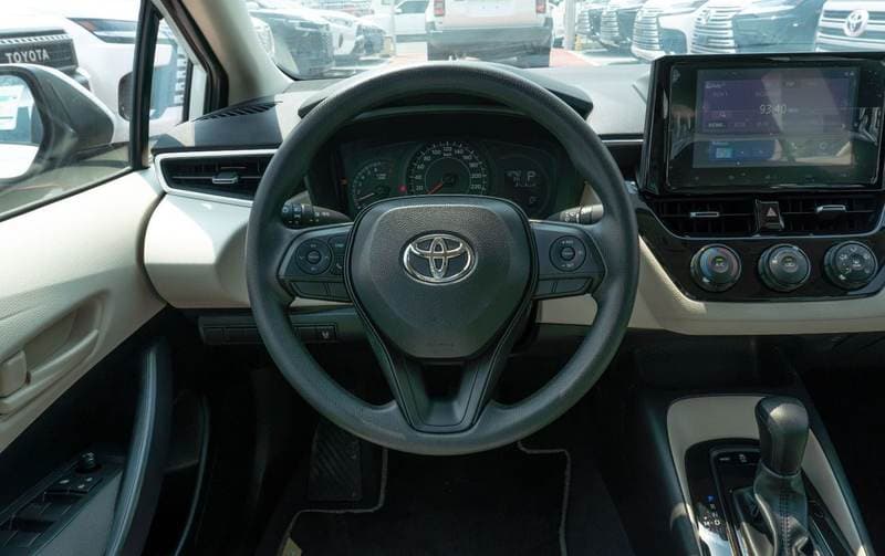 2025 Toyota Corolla XLI thumbnail 6