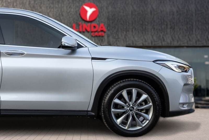 2021 Infiniti QX50 LUXE thumbnail 8