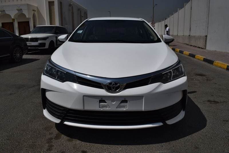 2018 Toyota Corolla SE thumbnail 2