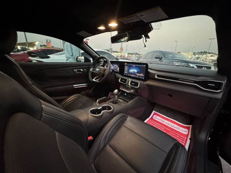 2024 Ford Mustang PREMIUM thumbnail 5