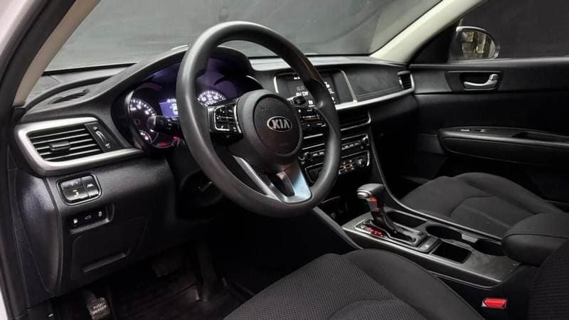 2019 Kia Optima LX thumbnail 5