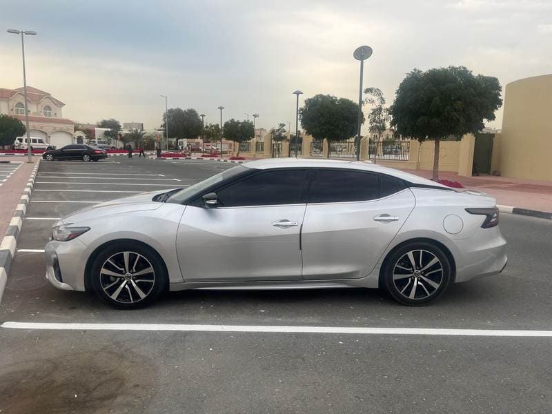 2022 Nissan Maxima thumbnail 3