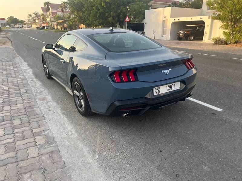 2024 Ford Mustang PREMIUM thumbnail 6