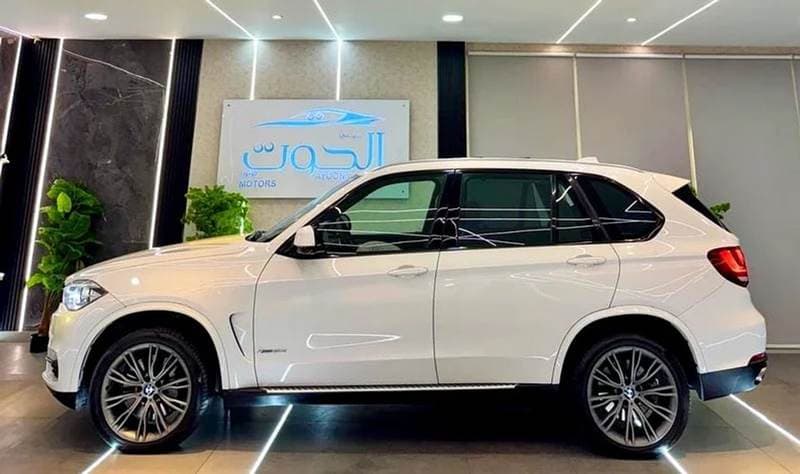2015 BMW X5 50i M SPORT thumbnail 7