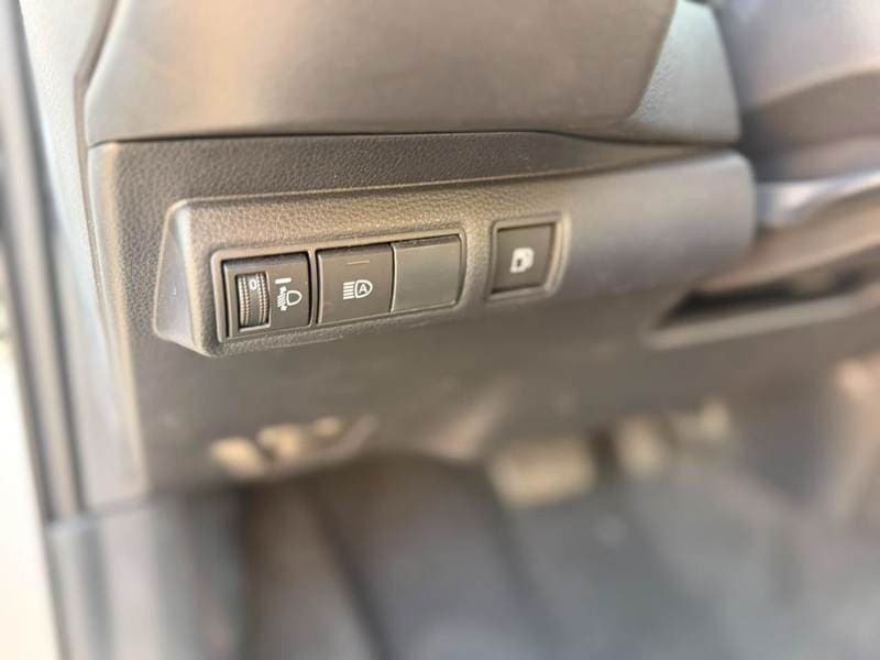 2026 Toyota Corolla XLI HEV thumbnail 6