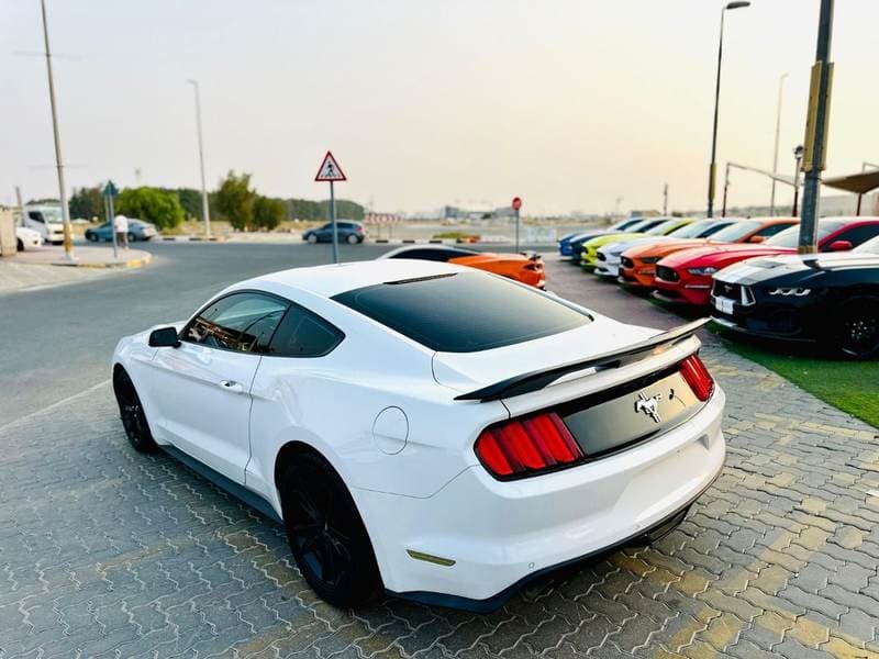 2017 Ford Mustang STANDARD thumbnail 7